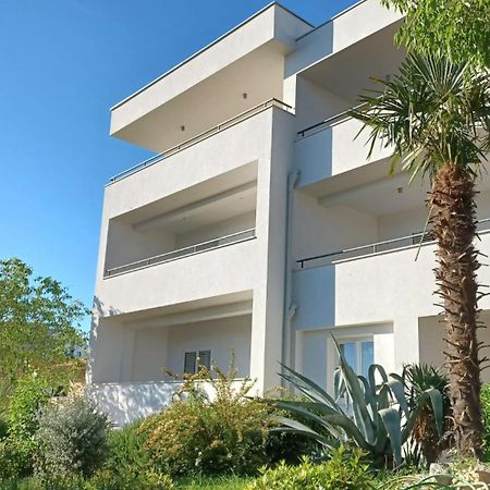 Apartments Daria Крк Екстер'єр фото