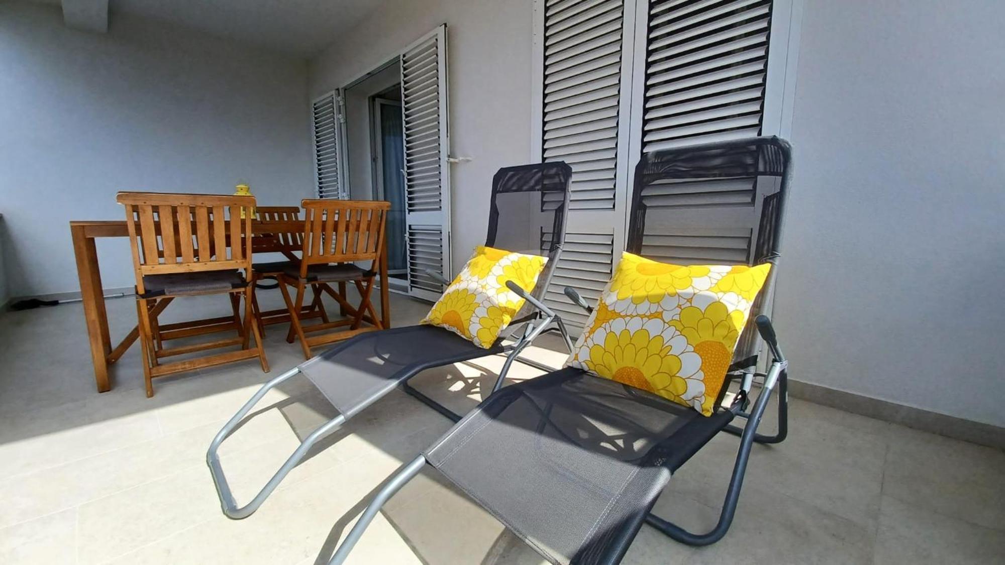 Apartments Daria Крк Екстер'єр фото